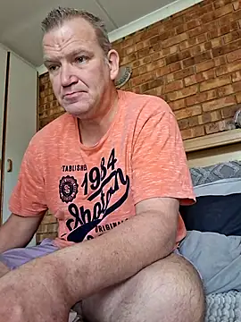 wallacelegend online show from November 6, 2025, 7:09 am