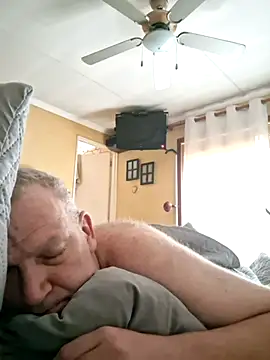 wallacelegend online show from February 19, 2026, 5:36 am