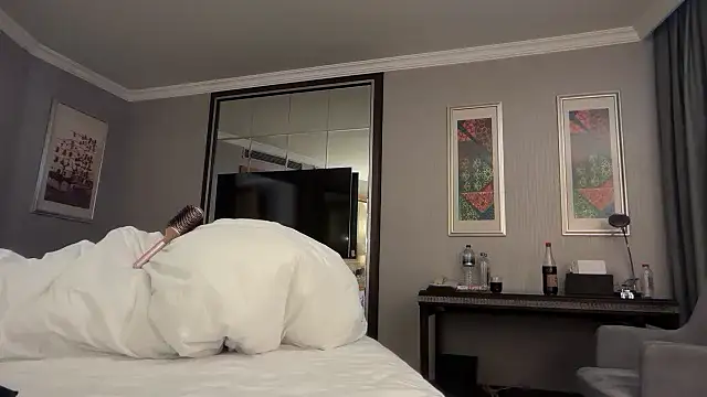 Ofcourseoneday online show from November 10, 2025, 9:52 am