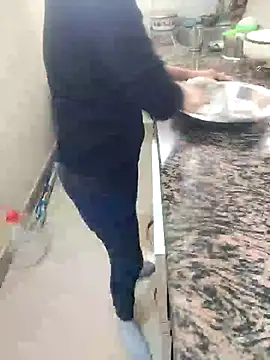 Pihu Chopra online show from December 14, 2025, 4:29 am