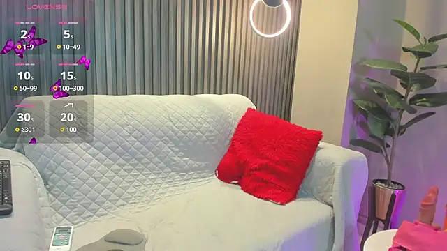 biancaa 18 online show from December 2, 2025, 7:42 pm