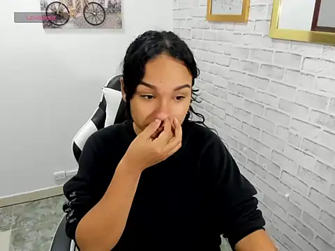 salome rojas  online show from March 18, 2026, 8:56 pm