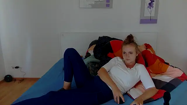 hornycouplefuck12 online show from September 14, 2025, 1:10 pm