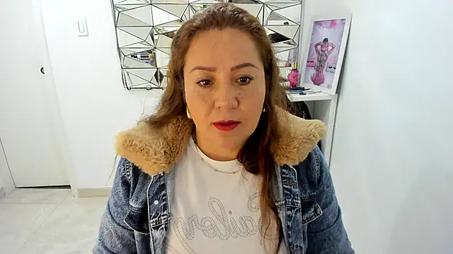 camixxx m online show from April 12, 2026, 1:27 pm