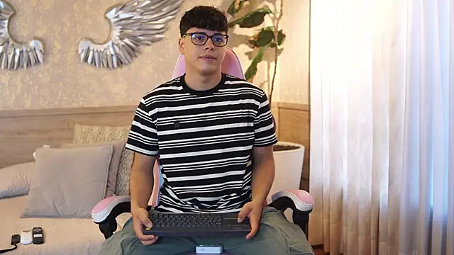 Ethan occonor online show from December 3, 2025, 12:25 pm