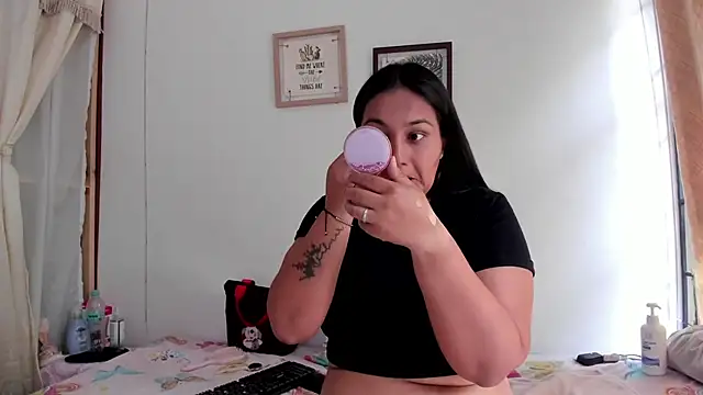 selena jhonson online show from September 26, 2025, 3:27 pm