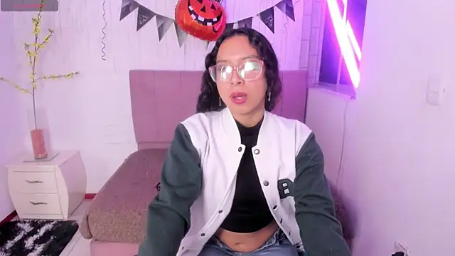 anna moon11 online show from October 24, 2025, 4:53 am