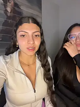 arieel  722 online show from April 14, 2026, 4:07 am