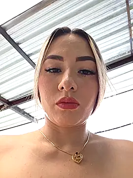 Natasanz online show from April 17, 2026, 7:39 pm