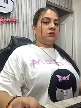 Snapshot of megvibes chatting on October 17, 2025, 4:42 pm megvibes online show from October 17, 2025, 4:42 pm