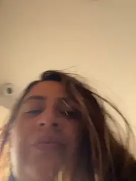 Snapshot of megvibes chatting on October 20, 2025, 8:53 pm megvibes online show from October 20, 2025, 8:53 pm