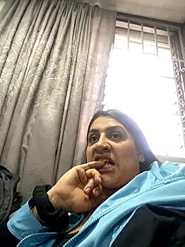 Snapshot of megvibes chatting on October 24, 2025, 9:44 pm megvibes online show from October 24, 2025, 9:44 pm