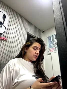 Snapshot of megvibes chatting on October 28, 2025, 12:03 am megvibes online show from October 28, 2025, 12:03 am