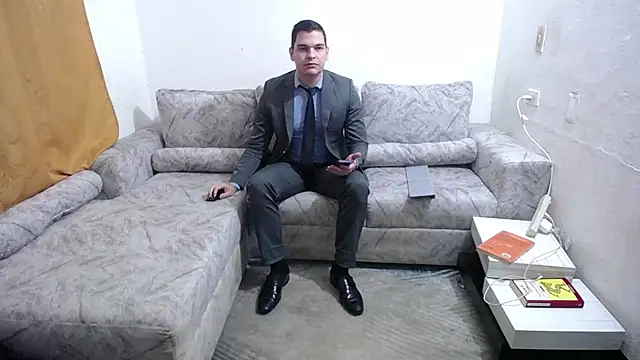 Victor Maitland online show from October 28, 2025, 3:43 am