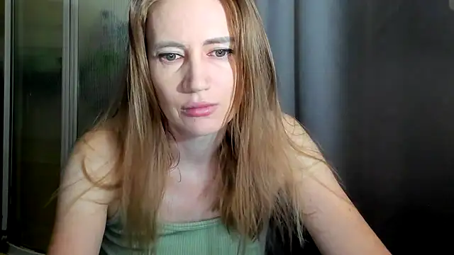 Snapshot of JessFoxxx chatting on May 28, 2026, 2:09 am JessFoxxx online show from May 28, 2026, 2:09 am