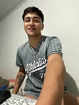 Tavinho067 online show from November 9, 2025, 10:41 pm