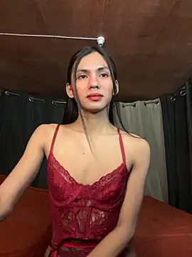 Ur latinahotpaprika online show from November 3, 2025, 2:29 pm