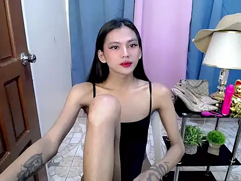 Ur latinahotpaprika online show from April 29, 2026, 11:25 am