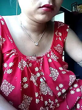 Snapshot of Desi_couple305 chatting on September 27, 2025, 1:32 am Desi couple305 online show from September 27, 2025, 1:32 am