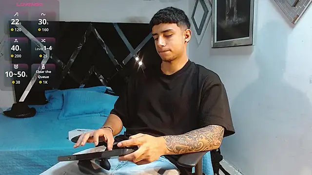 jaze bradley online show from September 19, 2025, 11:44 am