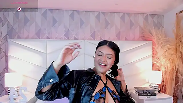 Snapshot of victoria___jonnes chatting on September 13, 2025, 12:27 pm victoria jonnes online show from September 13, 2025, 12:27 pm