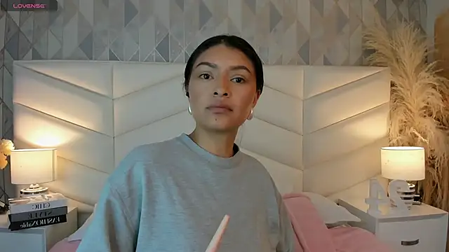 Snapshot of victoria___jonnes chatting on September 18, 2025, 12:40 pm victoria jonnes online show from September 18, 2025, 12:40 pm