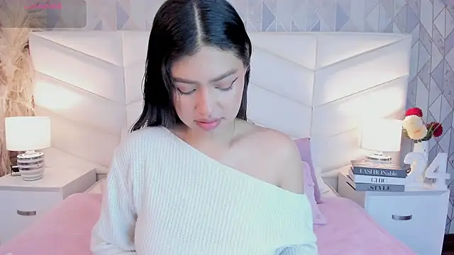 Snapshot of victoria___jonnes chatting on September 19, 2025, 12:39 pm victoria jonnes online show from September 19, 2025, 12:39 pm