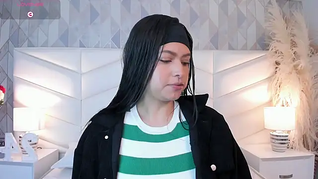 Snapshot of victoria___jonnes chatting on September 21, 2025, 12:29 pm victoria jonnes online show from September 21, 2025, 12:29 pm