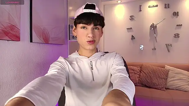 Ezra Storm online show from September 30, 2025, 9:20 pm