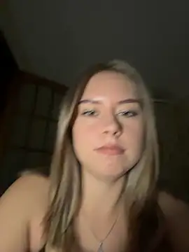 Tomyris yuki online show from November 19, 2025, 8:20 pm