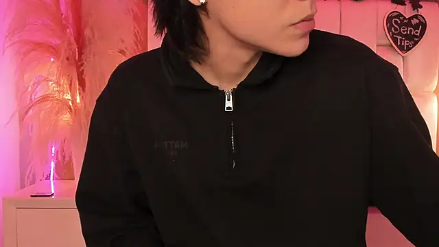 Daphne And Roger online show from February 27, 2026, 10:59 am