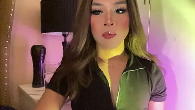 Snapshot of solana_imani chatting on November 20, 2025, 2:28 pm solana imani online show from November 20, 2025, 2:28 pm