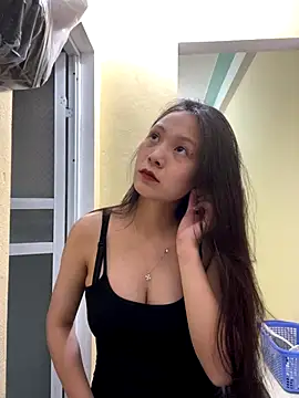 Snapshot of Aghenh chatting on October 15, 2025, 2:28 pm Aghenh online show from October 15, 2025, 2:28 pm