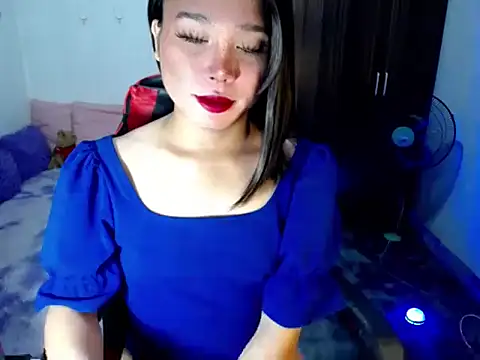 Urassiansweetcummer online show from May 31, 2026, 3:36 am