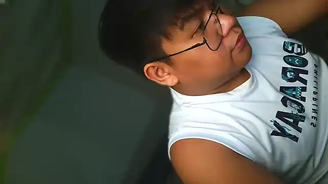 red libraxxx online show from November 27, 2025, 7:49 pm