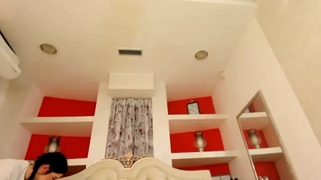 SarraRay online show from October 29, 2025, 6:09 pm