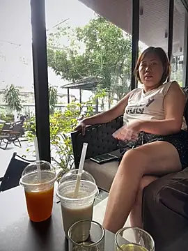 Maily NC online show from April 4, 2026, 3:49 am