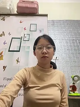 meomeo2k6 online show from December 16, 2025, 2:11 pm