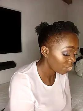 Snapshot of darkSquirtingANGEL chatting on October 23, 2025, 5:23 pm darkSquirtingANGEL online show from October 23, 2025, 5:23 pm