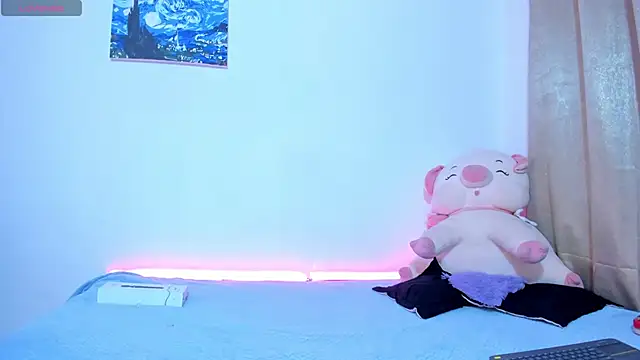 Shophie thoopson online show from April 5, 2026, 7:00 pm