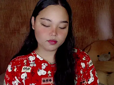  Lylia online show from September 17, 2025, 5:31 am