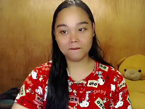  Lylia online show from November 11, 2025, 7:03 pm