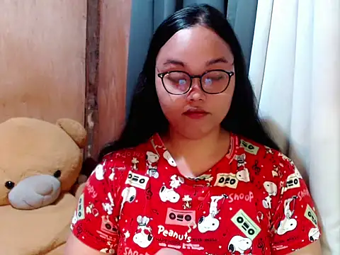  Lylia online show from February 4, 2026, 9:09 pm