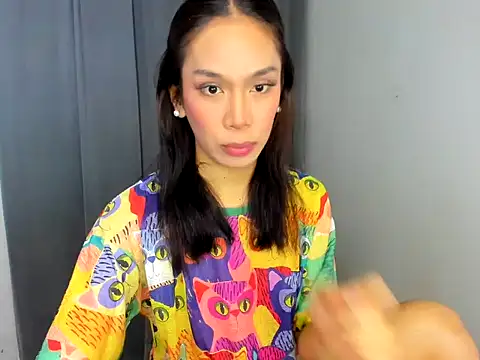 lucyshanex online show from November 12, 2025, 3:56 pm