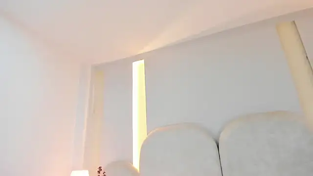 SalomeeBell online show from October 10, 2025, 9:14 pm