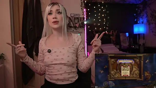 Snapshot of littlelune chatting on October 15, 2025, 12:44 am littlelune online show from October 15, 2025, 12:44 am