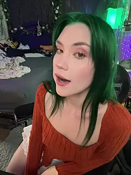 littlelune online show from April 30, 2026, 8:48 pm
