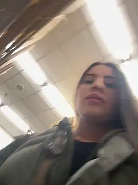 Isabella21  online show from September 25, 2025, 8:34 pm