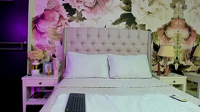 Snapshot of MaddyMay_ chatting on October 4, 2025, 8:51 pm MaddyMay  online show from October 4, 2025, 8:51 pm