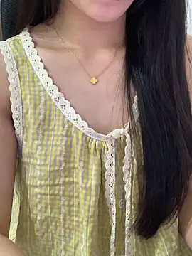 JennyQueen18 online show from April 3, 2026, 6:44 am